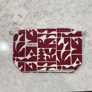 Vuori 2025 Holiday Pouch